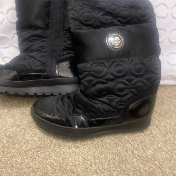 Coach size 9 slightly used - Picture 3 of 3